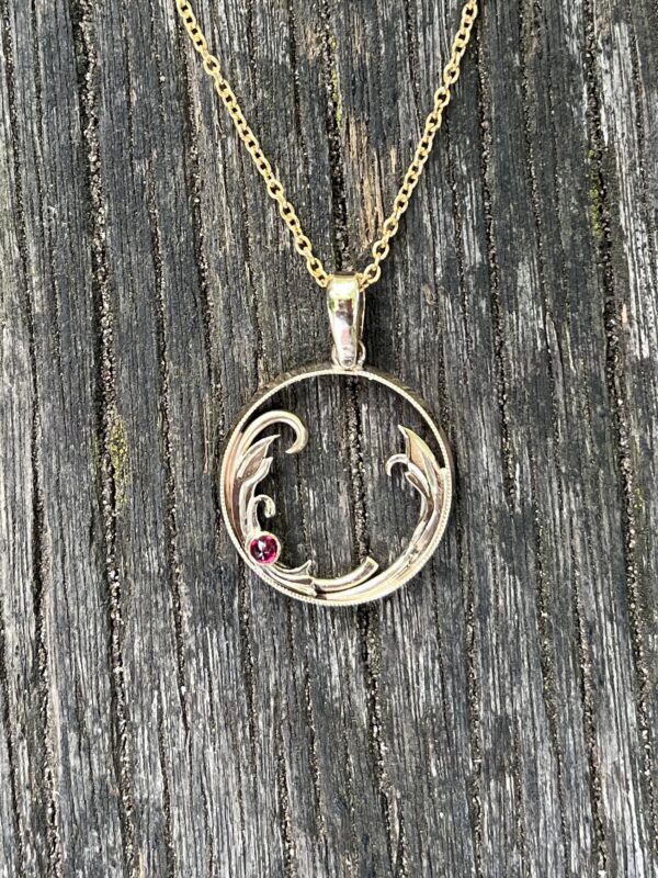 Circle Leaf Pendant